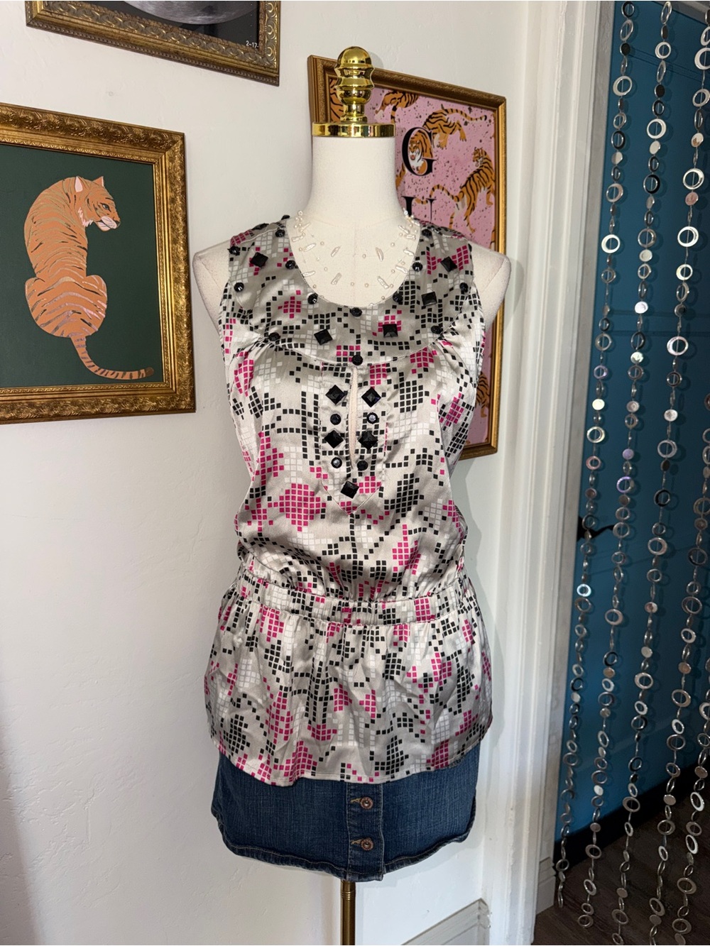 Vintage Y2K Women’s Silver & Pink Patterned Sleeveless Blouse